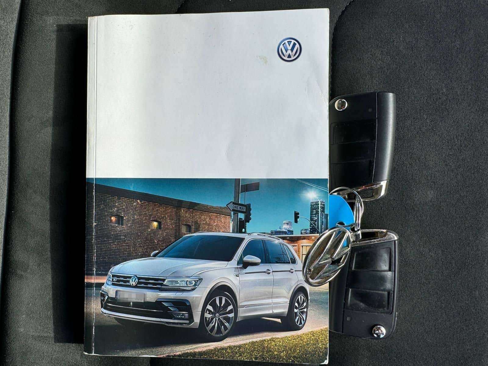 Volkswagen Tiguan 2.0 TDI Highline Virtual Kamera ACC Alu foto 15