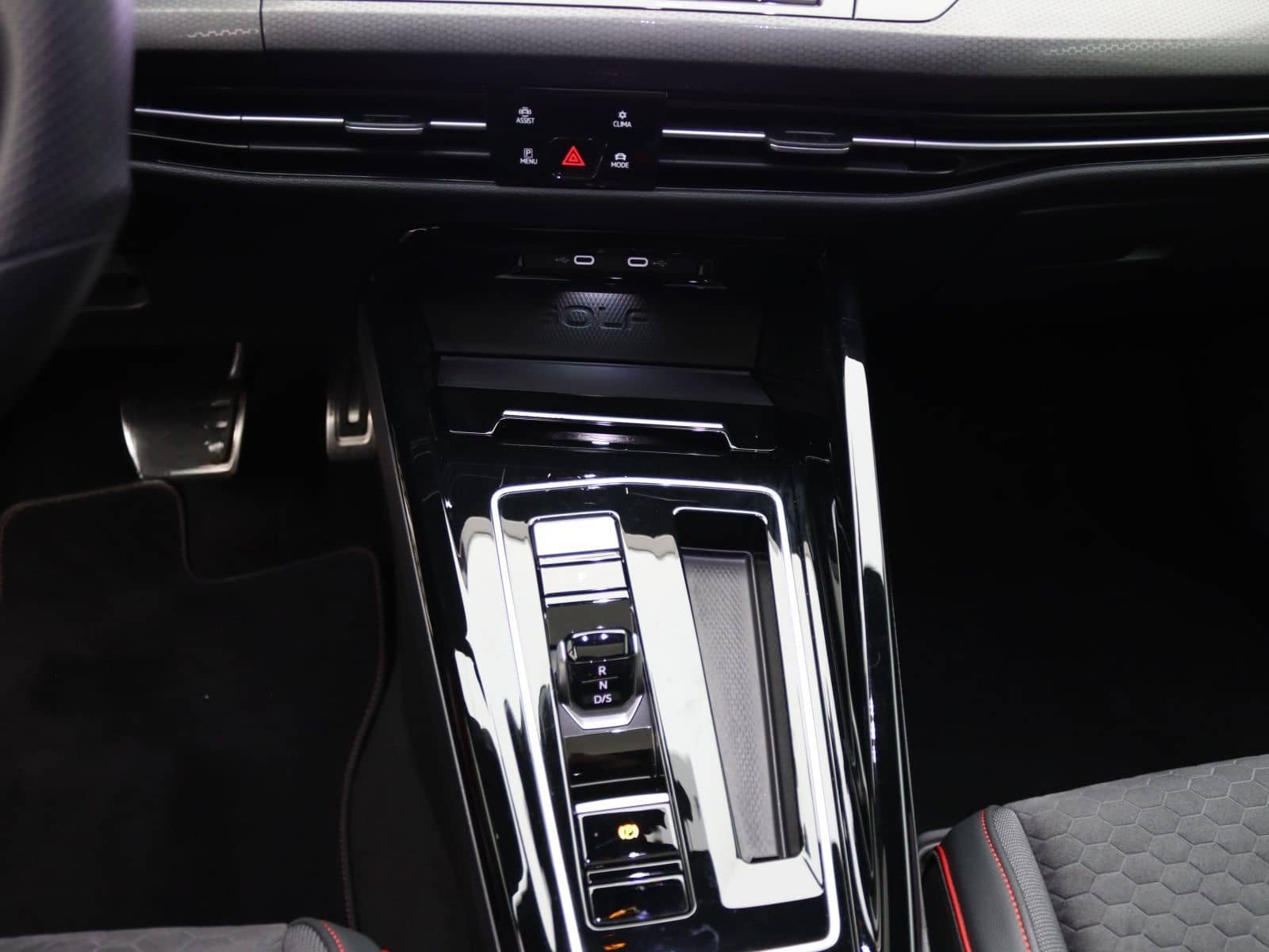 Volkswagen Golf GTI Clubsport 2.0 TSI DSG/ BlackStyle, Pano foto 16