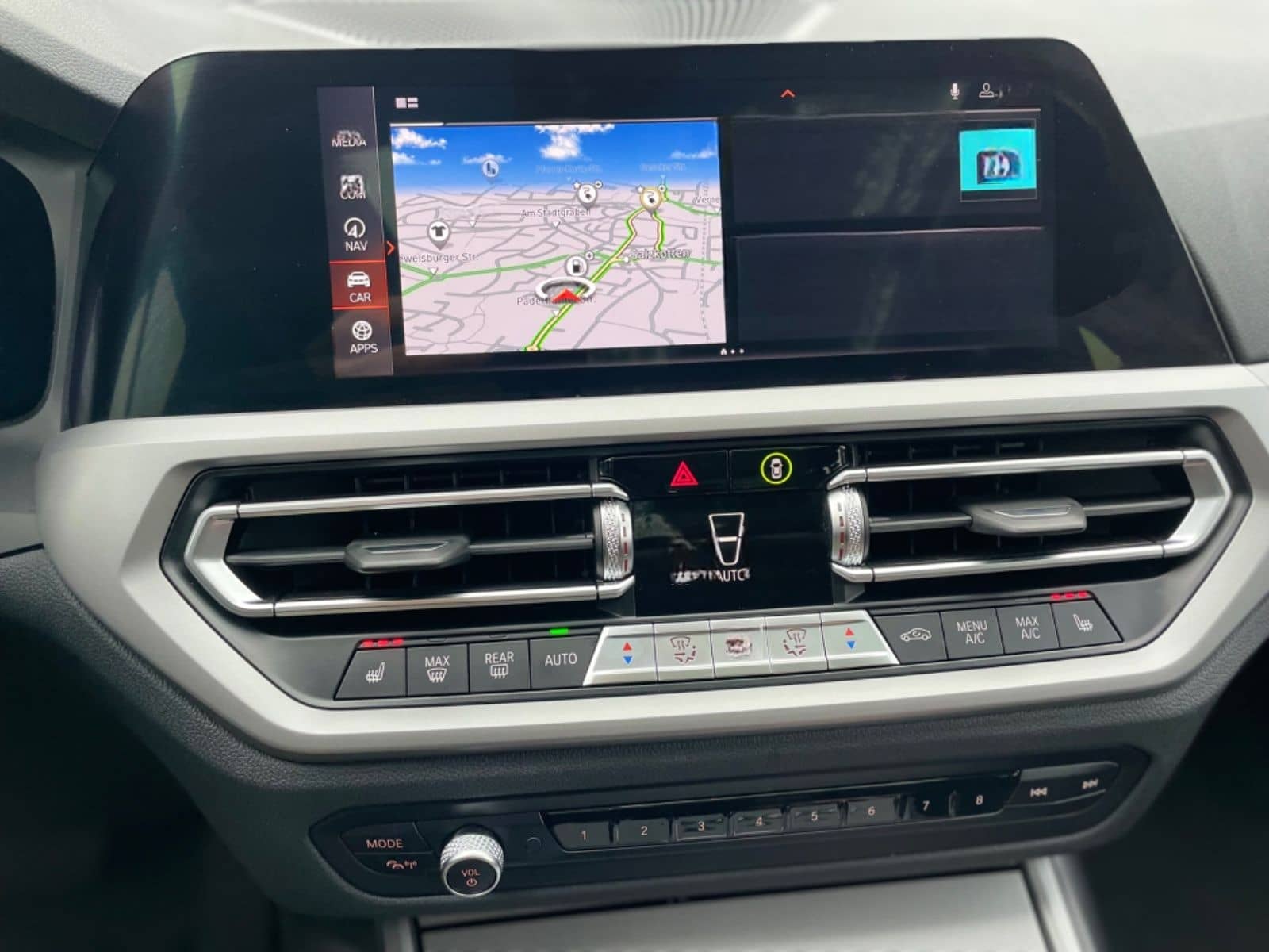 BMW 330e Advantage HeadUp PANO VirtuCock Kamera 1.Hd foto 15