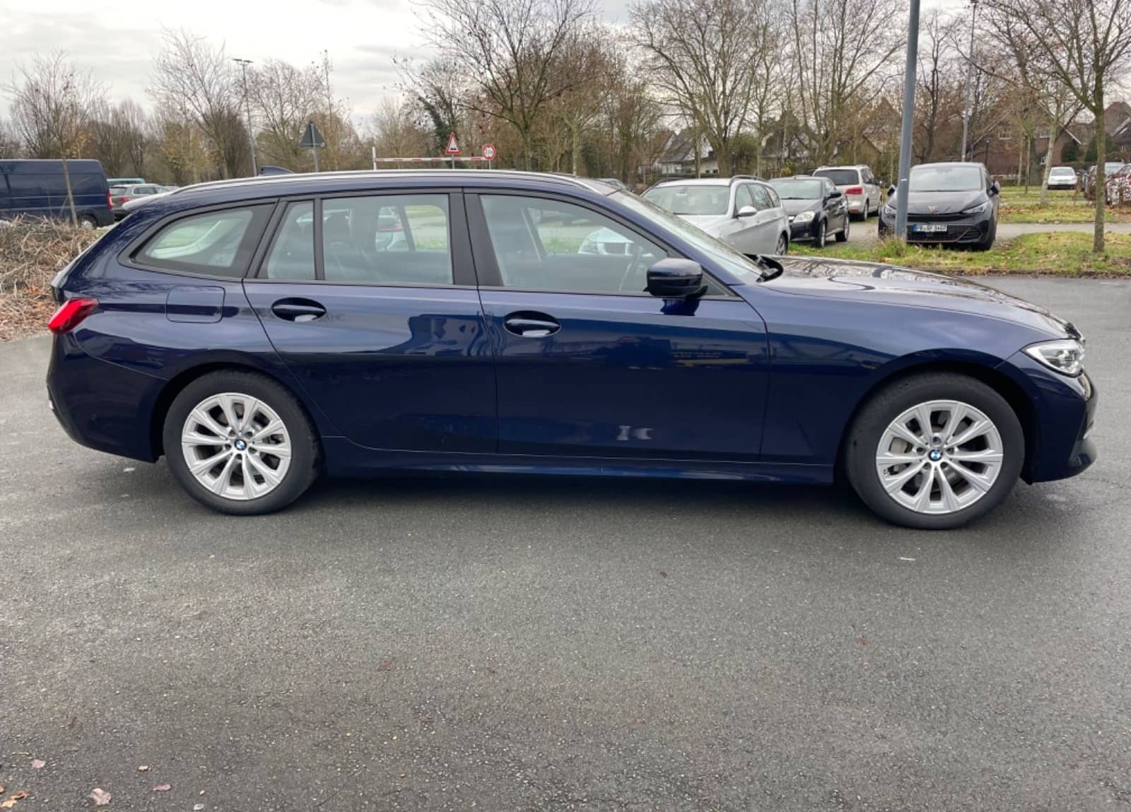 BMW 330e Advantage HeadUp PANO VirtuCock Kamera 1.Hd foto 4