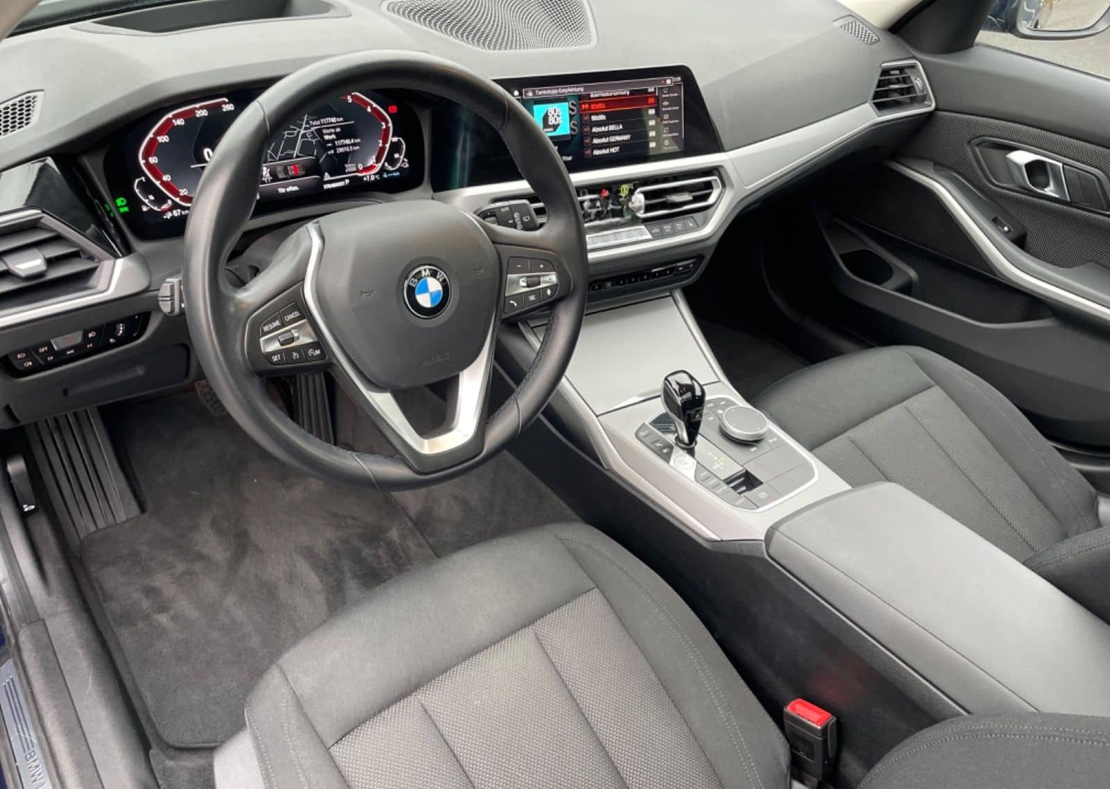 BMW 330e Advantage HeadUp PANO VirtuCock Kamera 1.Hd foto 9