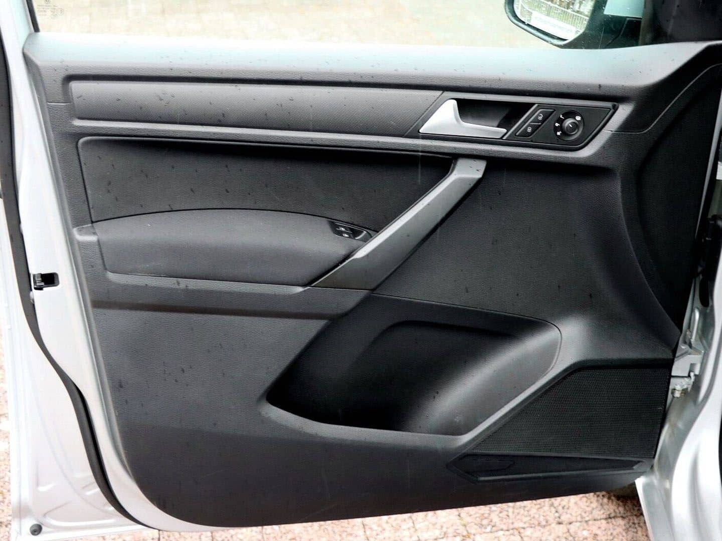 Volkswagen Caddy Trendline 2.0 TDI SCR ACC/AHK/NAVI/SITZHZ. foto 14