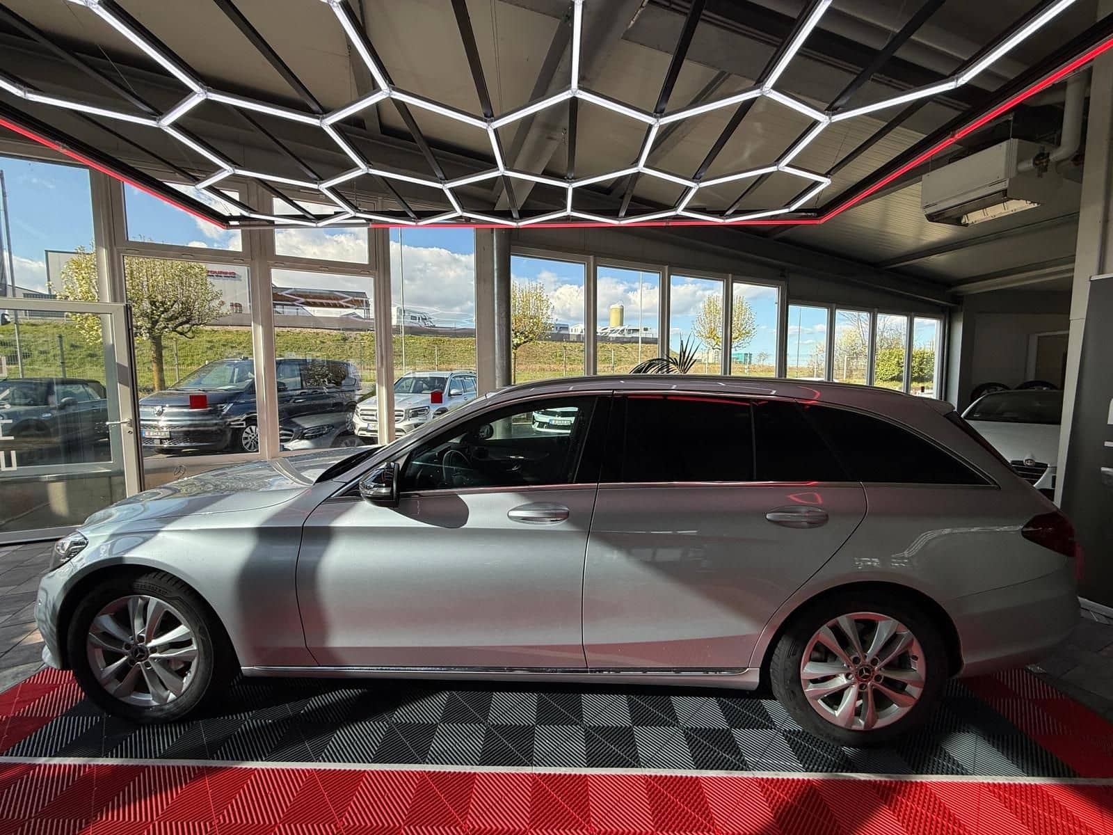 Mercedes-Benz C 180, Navi, Sitzh. Klimaautom., Kamera foto 5