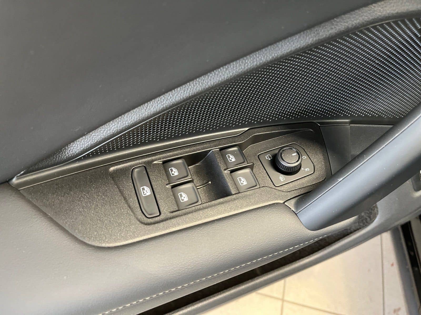 Volkswagen Tiguan Life 1.5 eTSI DSG ACC AHK Keyless-Start foto 16