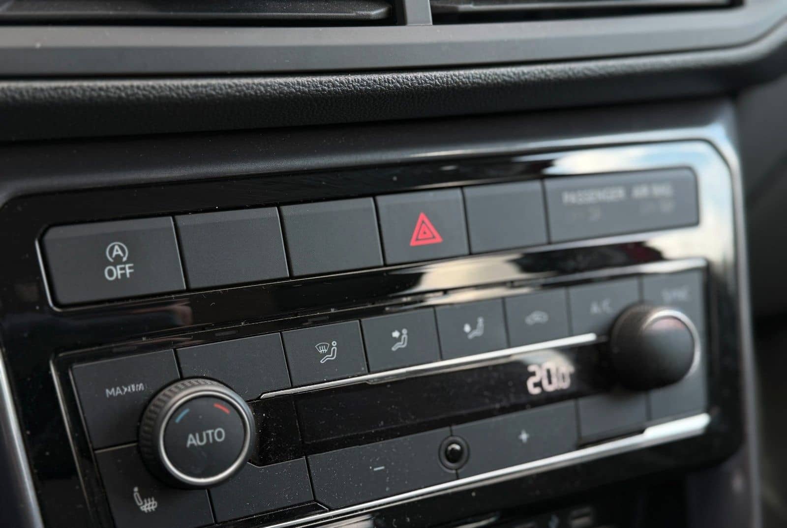 Volkswagen T-CROSS STYLE 1.5 TSI DSG ACC NAVI SHZ LED ASSIS foto 22