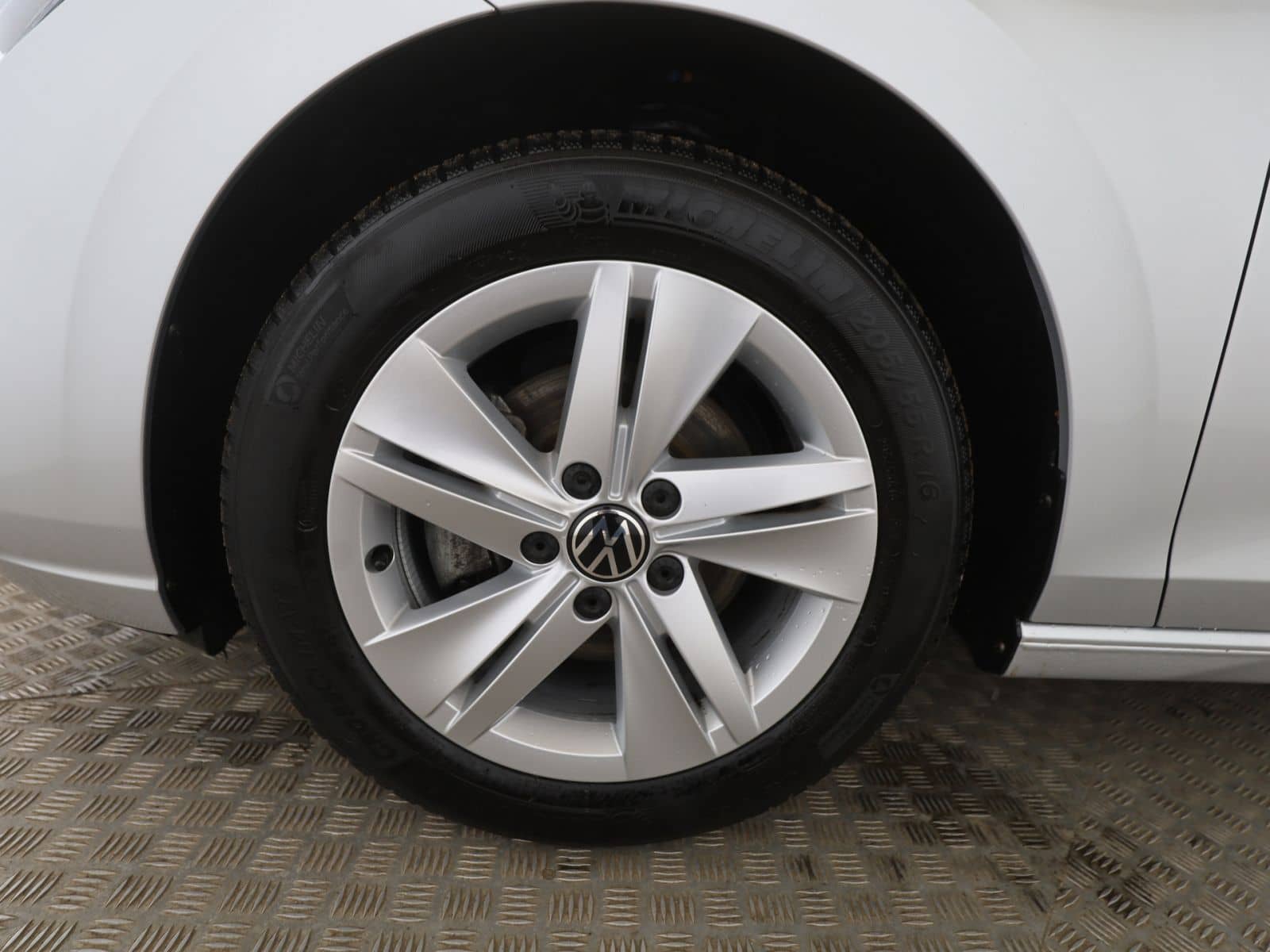 Volkswagen Golf VIII 1.5 TSI Life LED+PDC+SHZ+Navi+AppleCar foto 18