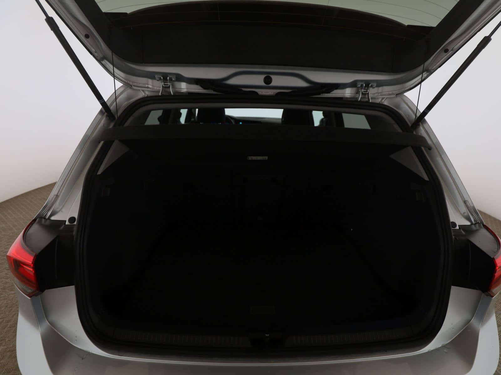 Volkswagen Golf VIII 1.5 TSI Life LED+PDC+SHZ+Navi+AppleCar foto 19