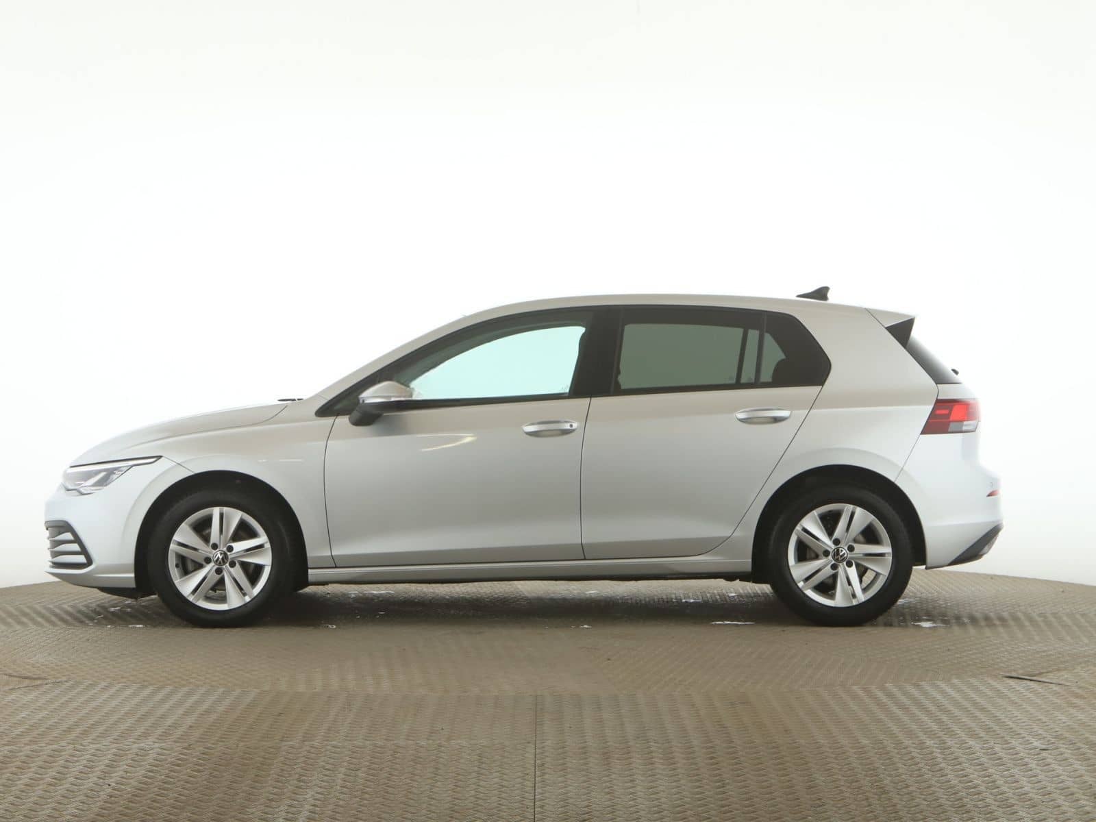 Volkswagen Golf VIII 1.5 TSI Life LED+PDC+SHZ+Navi+AppleCar foto 5