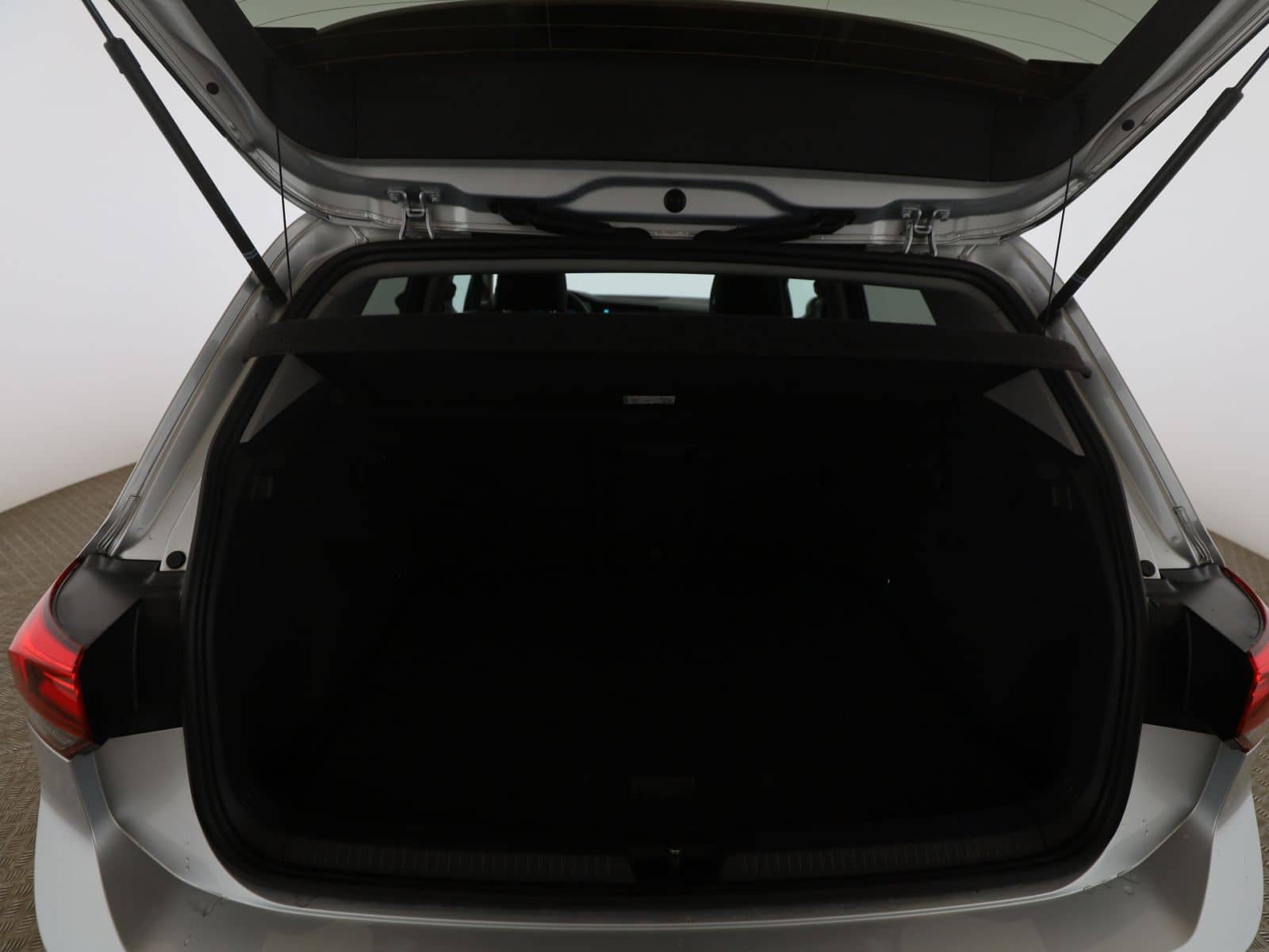 Volkswagen Golf VIII 1.5 TSI Life LED+PDC+SHZ+Navi+AppleCar foto 10