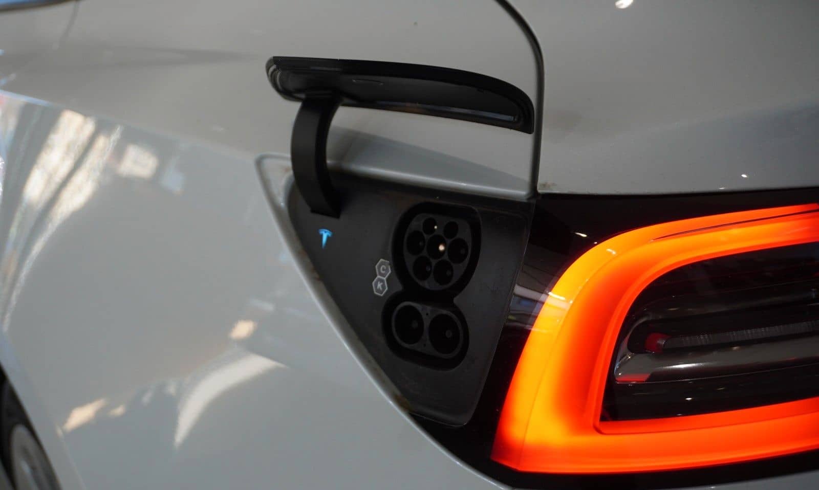 Tesla Model 3 LONGRANGE DUAL-MOTOR NAVI/KAMERA/DAB/AMD foto 10