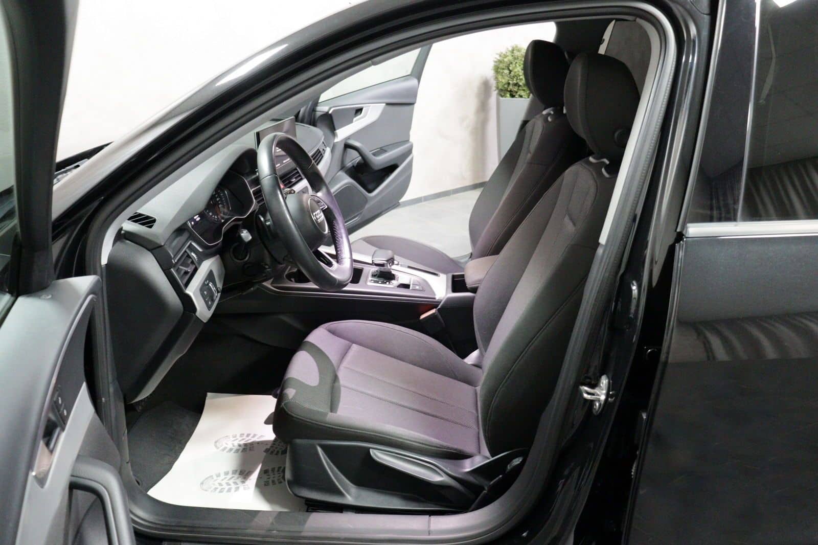 Audi A4 35 Avant 2.0 TFSI S-Tronic LED FLA NAVI KEYLE foto 3