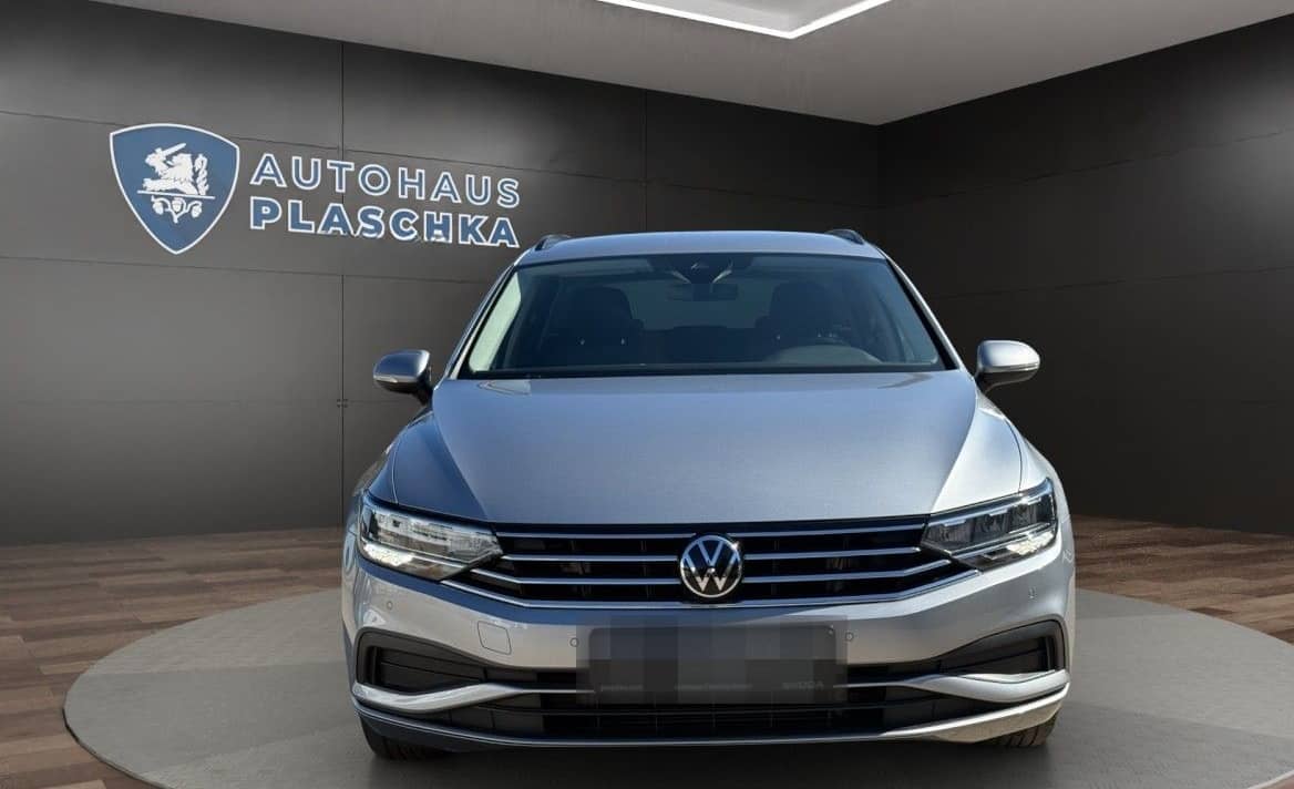 Volkswagen Passat Var. 1.5 TSI Basis AHK+KAMERA+NAVI+PDC foto 2