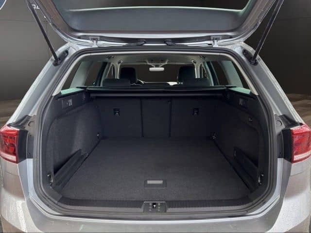Volkswagen Passat Var. 1.5 TSI Basis AHK+KAMERA+NAVI+PDC foto 21