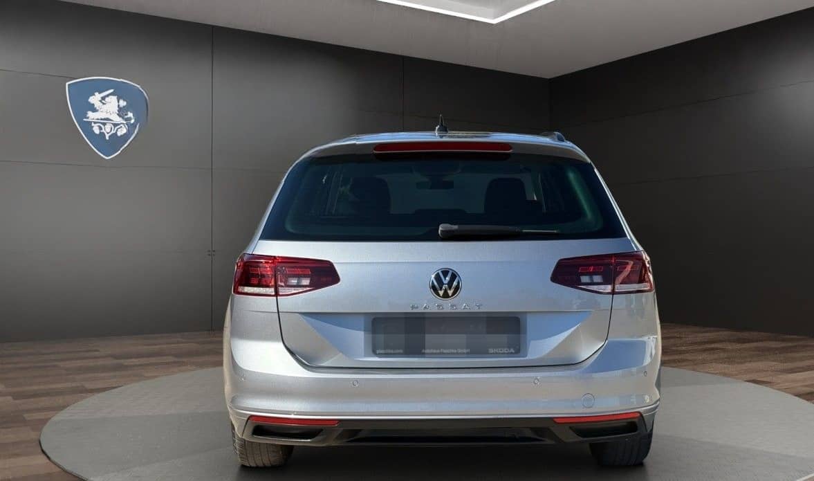 Volkswagen Passat Var. 1.5 TSI Basis AHK+KAMERA+NAVI+PDC foto 6