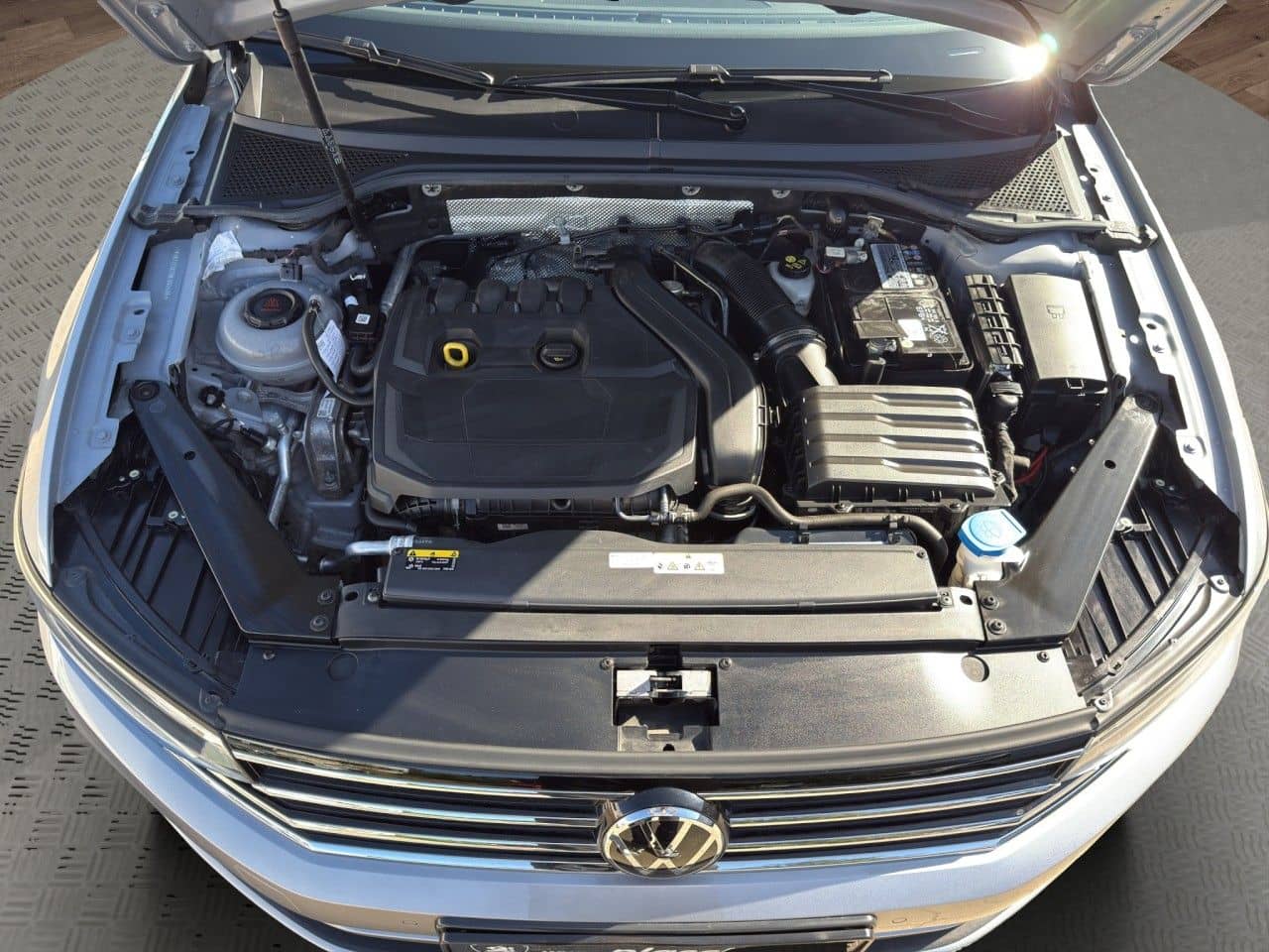 Volkswagen Passat Var. 1.5 TSI Basis AHK+KAMERA+NAVI+PDC foto 9