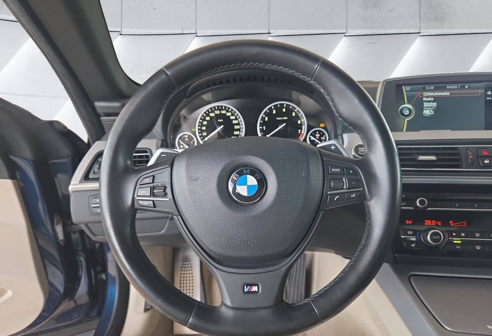 BMW 640i/Rentnerfahrzeug/Gepfl.Zustand/ M Sportpaket foto 3
