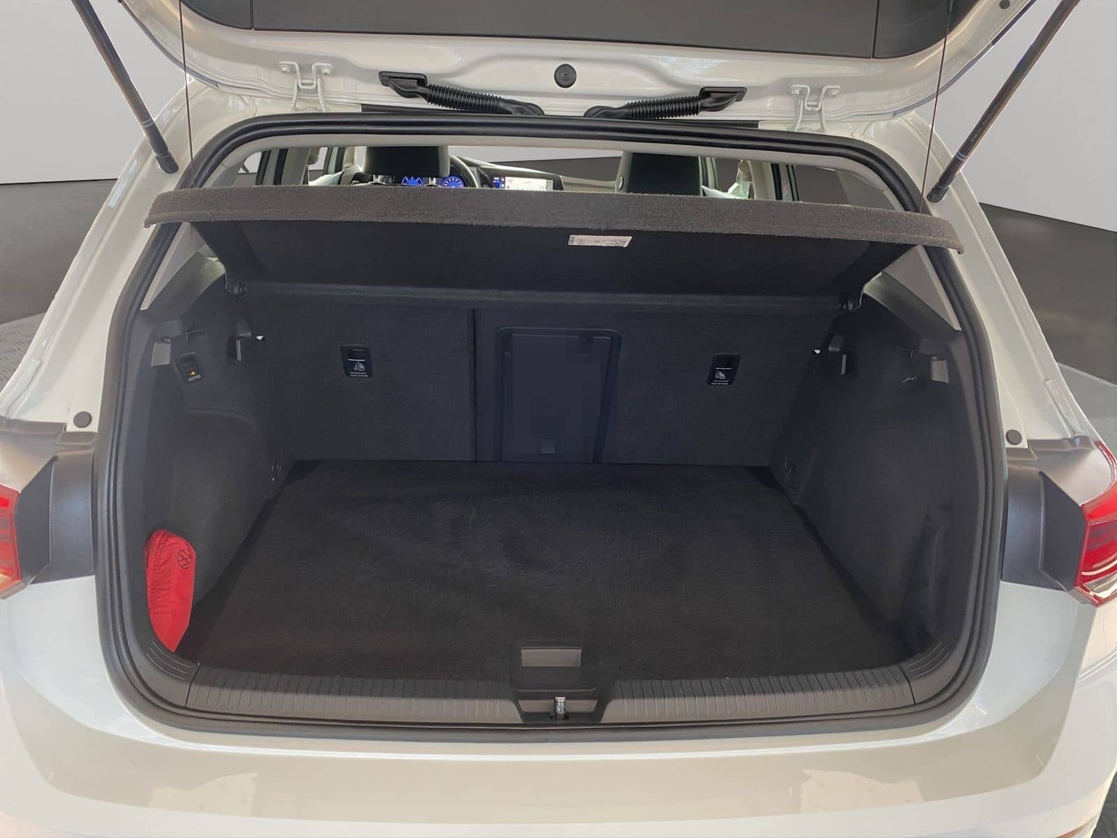 Volkswagen Golf VIII Life (NAVI.SHZ.PDC.ACC.AHK.DAB) 2.0 TD foto 7