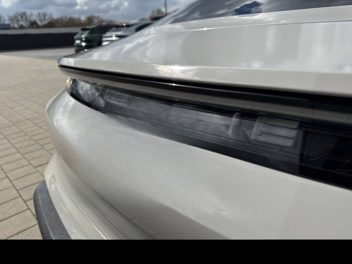 Porsche Taycan 4S Head-Up BOSE 20-Zoll Panoramadach foto 14