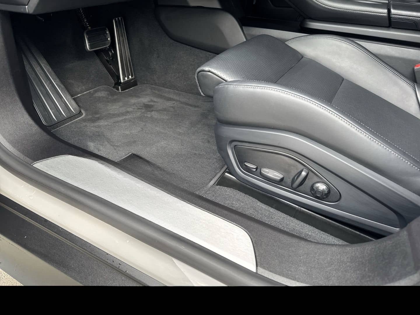 Porsche Taycan 4S Head-Up BOSE 20-Zoll Panoramadach foto 18