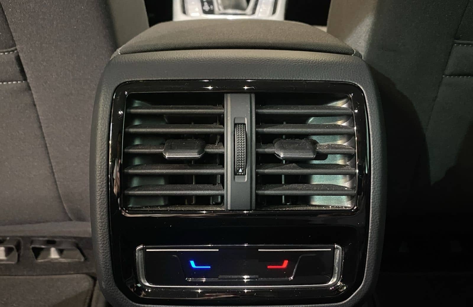 Volkswagen Passat Variant 2.0 TDI DSG Business / Navi LED A foto 11