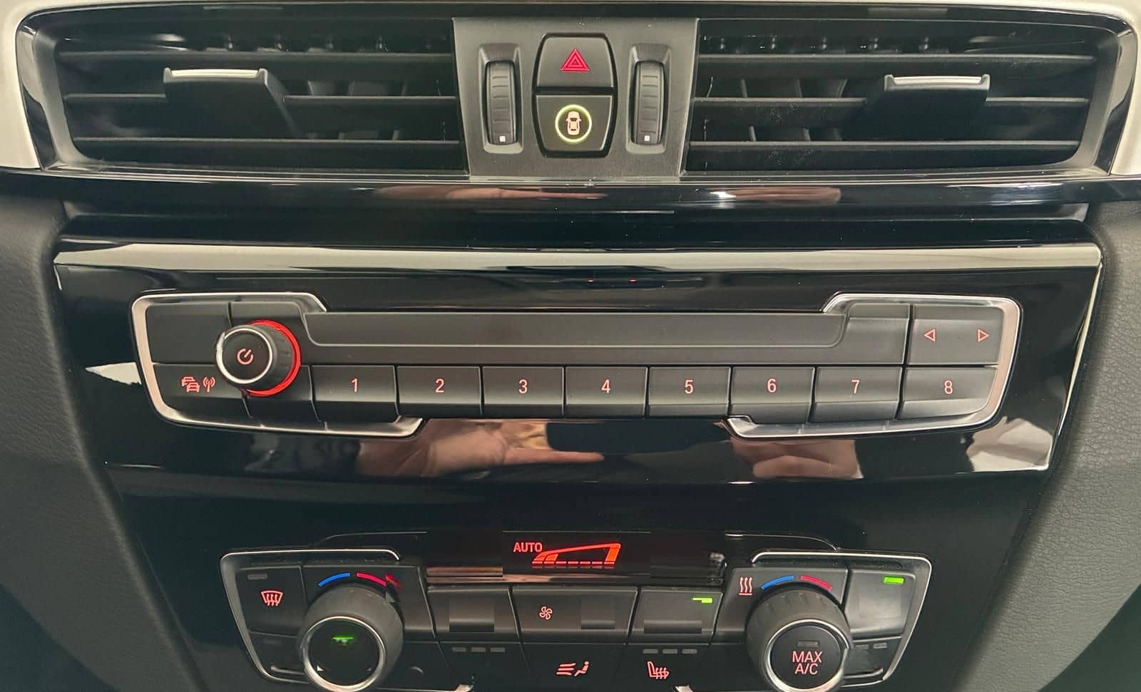 BMW X1 sDrive 18 d Advantage LED NAVI PDC SHZ AHK foto 11