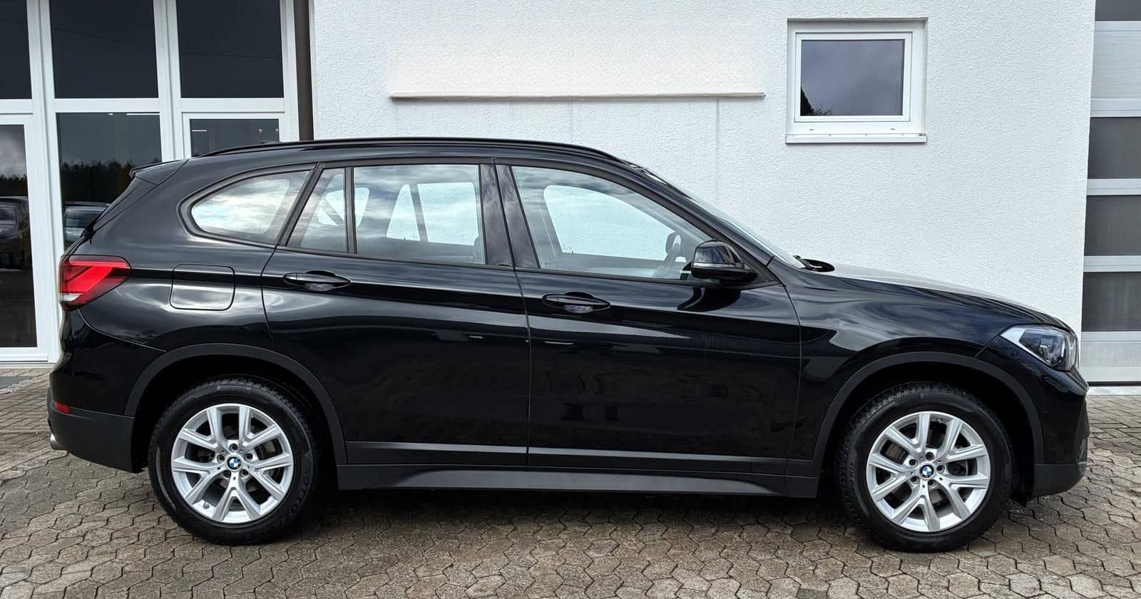 BMW X1 sDrive 18 d Advantage LED NAVI PDC SHZ AHK foto 8