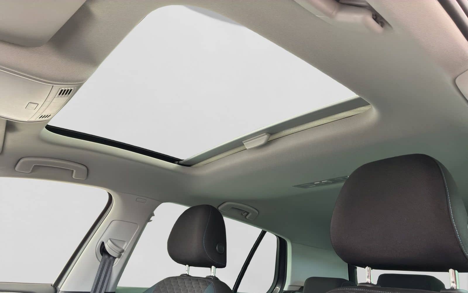 Volkswagen Golf 1.5 TSI DSG IQ.DRIVE PANO NAVI ACC PDC+ PRI foto 17