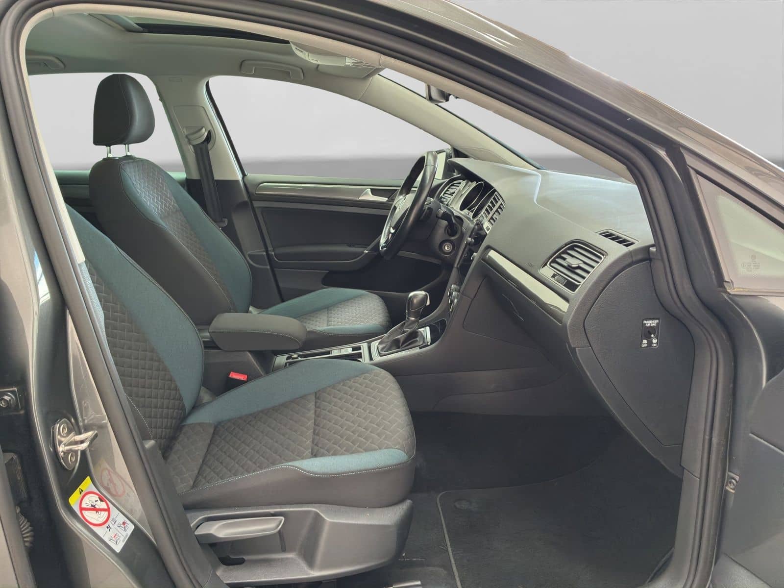 Volkswagen Golf 1.5 TSI DSG IQ.DRIVE PANO NAVI ACC PDC+ PRI foto 4