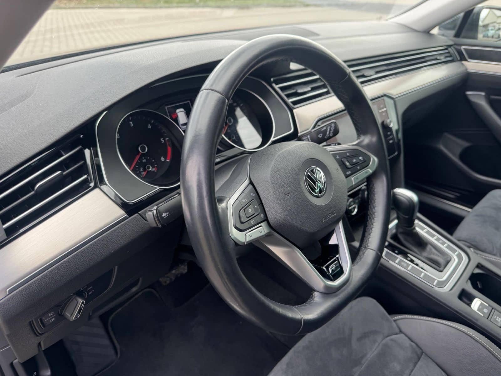 Volkswagen VW Passat R LINE*NAVI*MATRIX*R-KAM*ACC*ALCANTARA foto 12