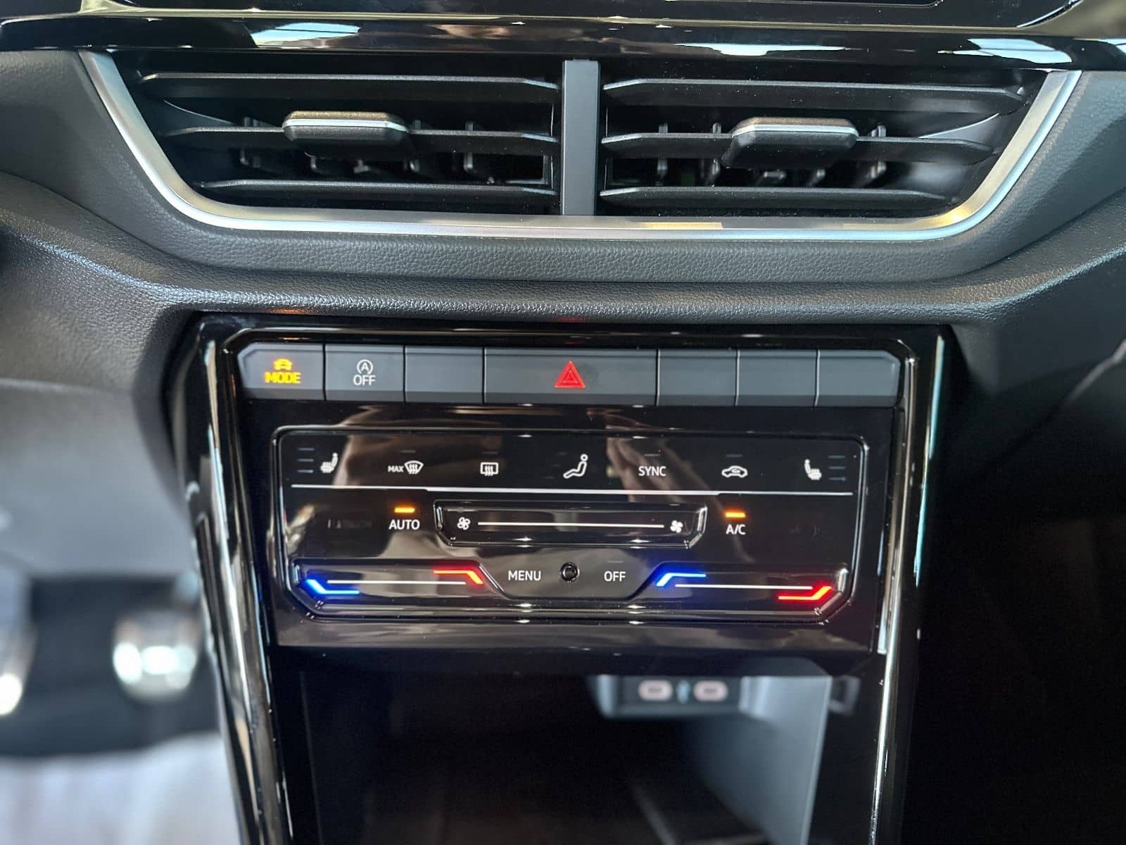 Volkswagen T-Roc R-Line/NAVI/KAMERA/TEMPOMAT/SHZ foto 22