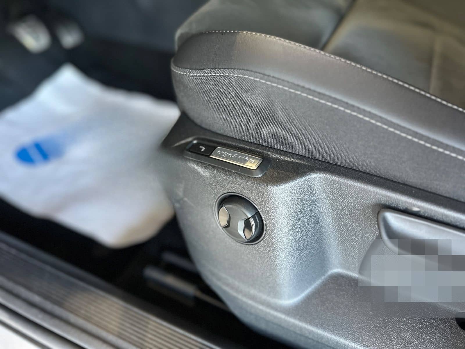 Volkswagen T-Roc R-Line/NAVI/KAMERA/TEMPOMAT/SHZ foto 24