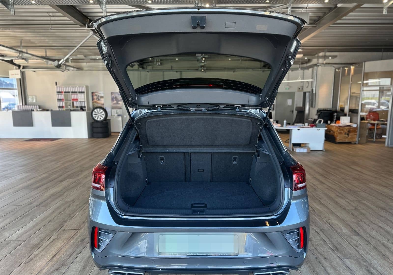 Volkswagen T-Roc R-Line/NAVI/KAMERA/TEMPOMAT/SHZ foto 8