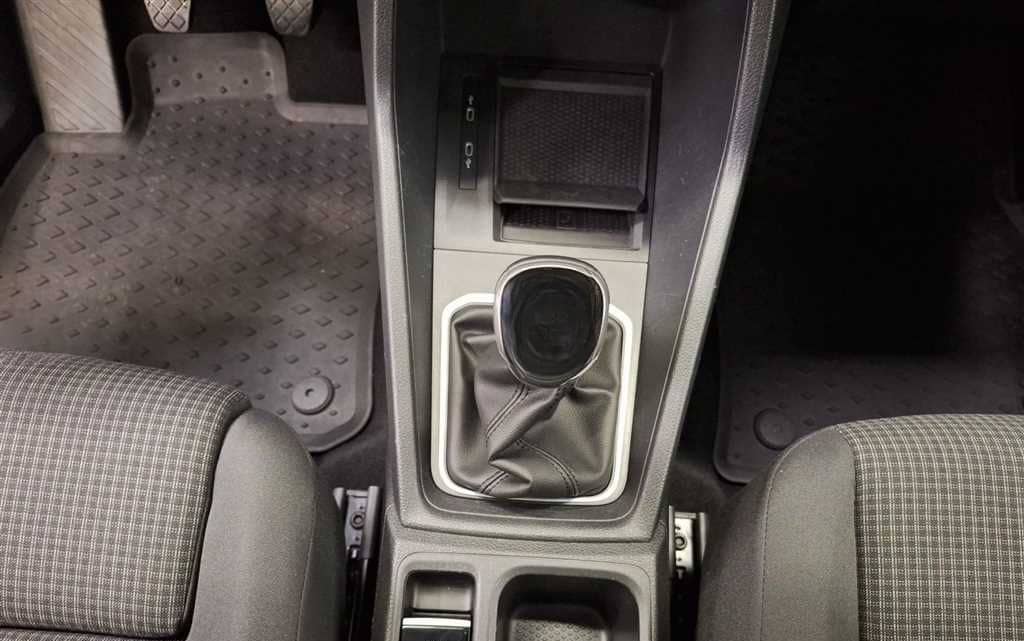 Volkswagen Caddy Kombi 1.5 TSI  Navi LED AHK foto 15