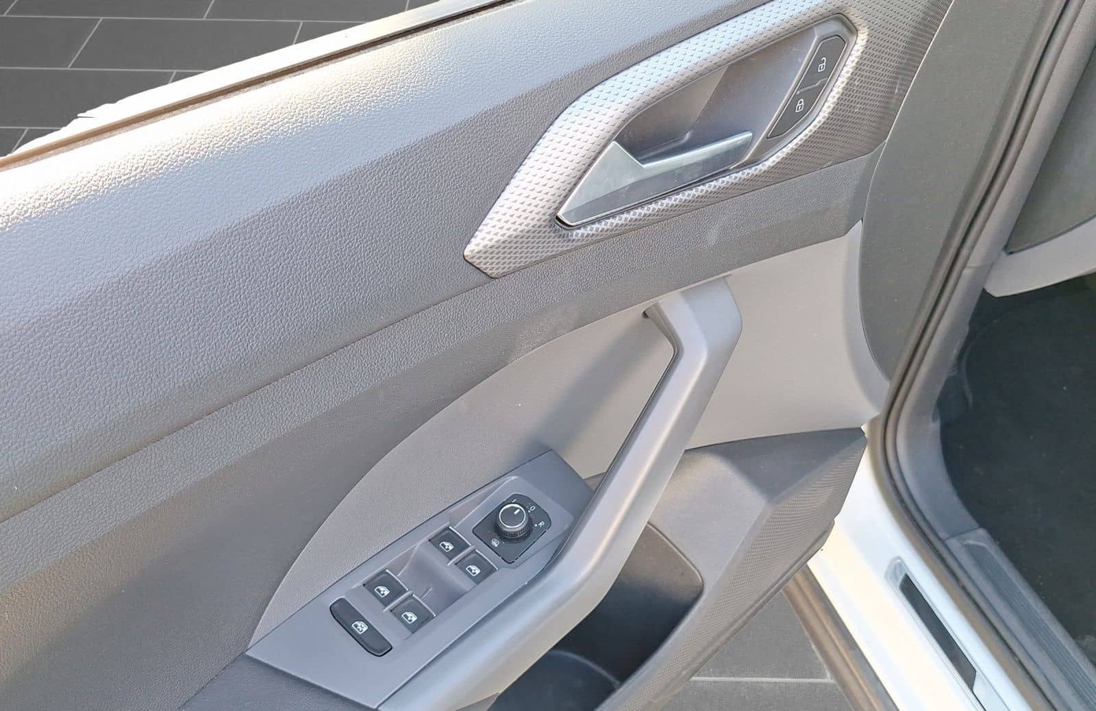 Volkswagen T-Cross Life 1.0 TSI OPF 81 kW 7-Gang-DSG foto 14