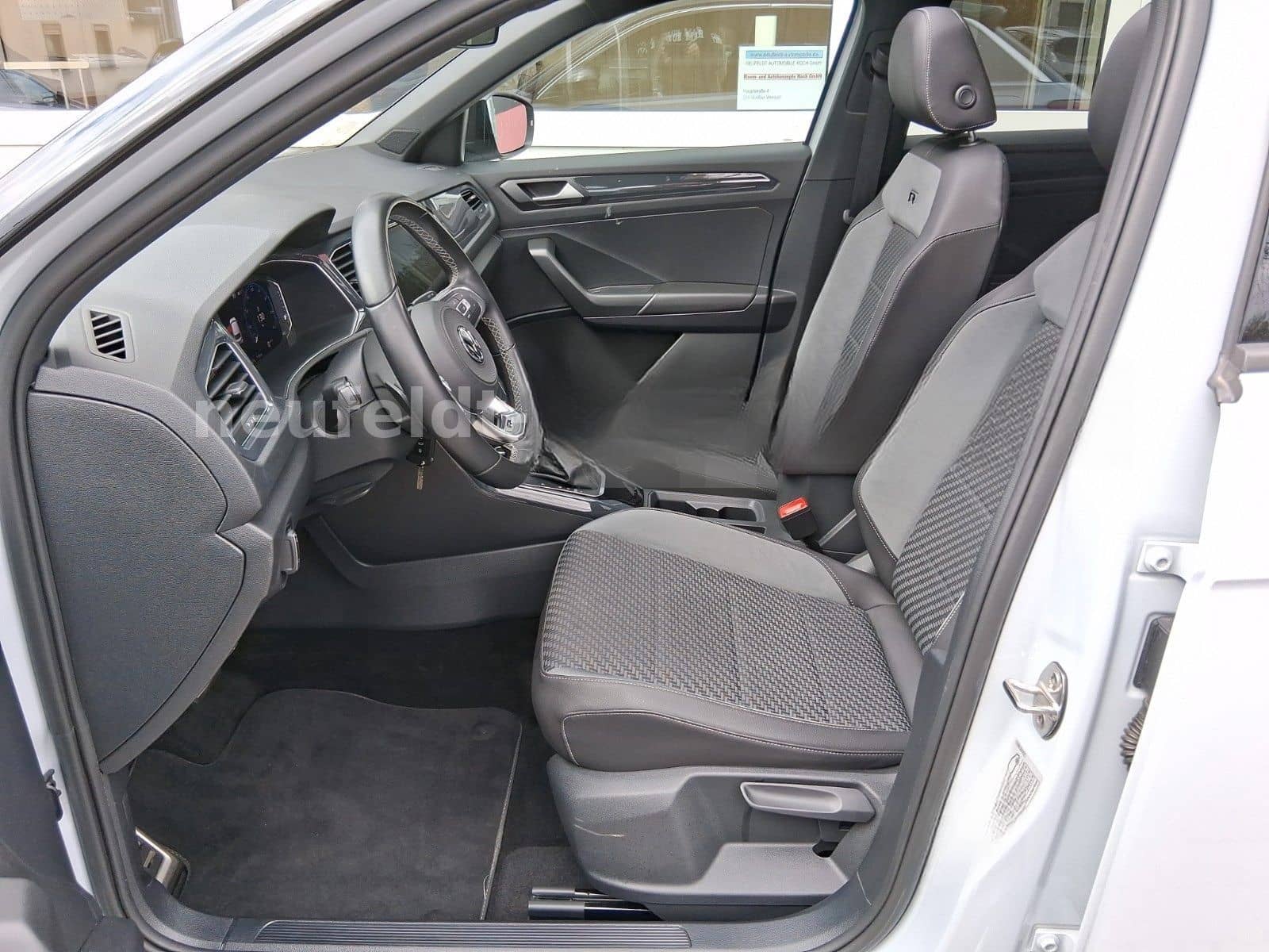 Volkswagen T-Roc Sport R-Line, Pano, 19Zoll, 1.Hand foto 18