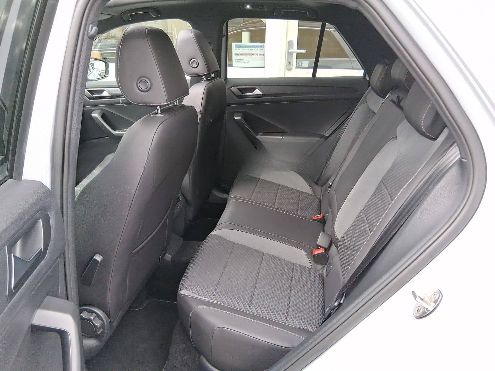 Volkswagen T-Roc Sport R-Line, Pano, 19Zoll, 1.Hand foto 19