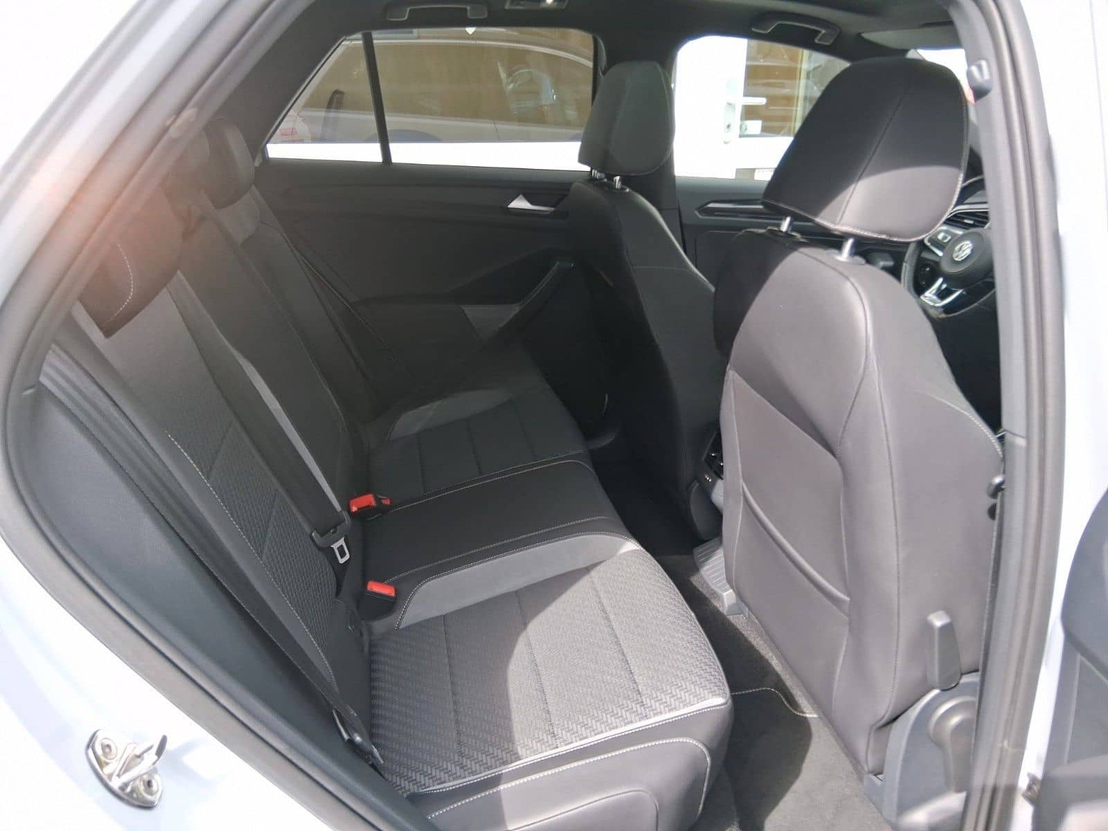 Volkswagen T-Roc Sport R-Line, Pano, 19Zoll, 1.Hand foto 21