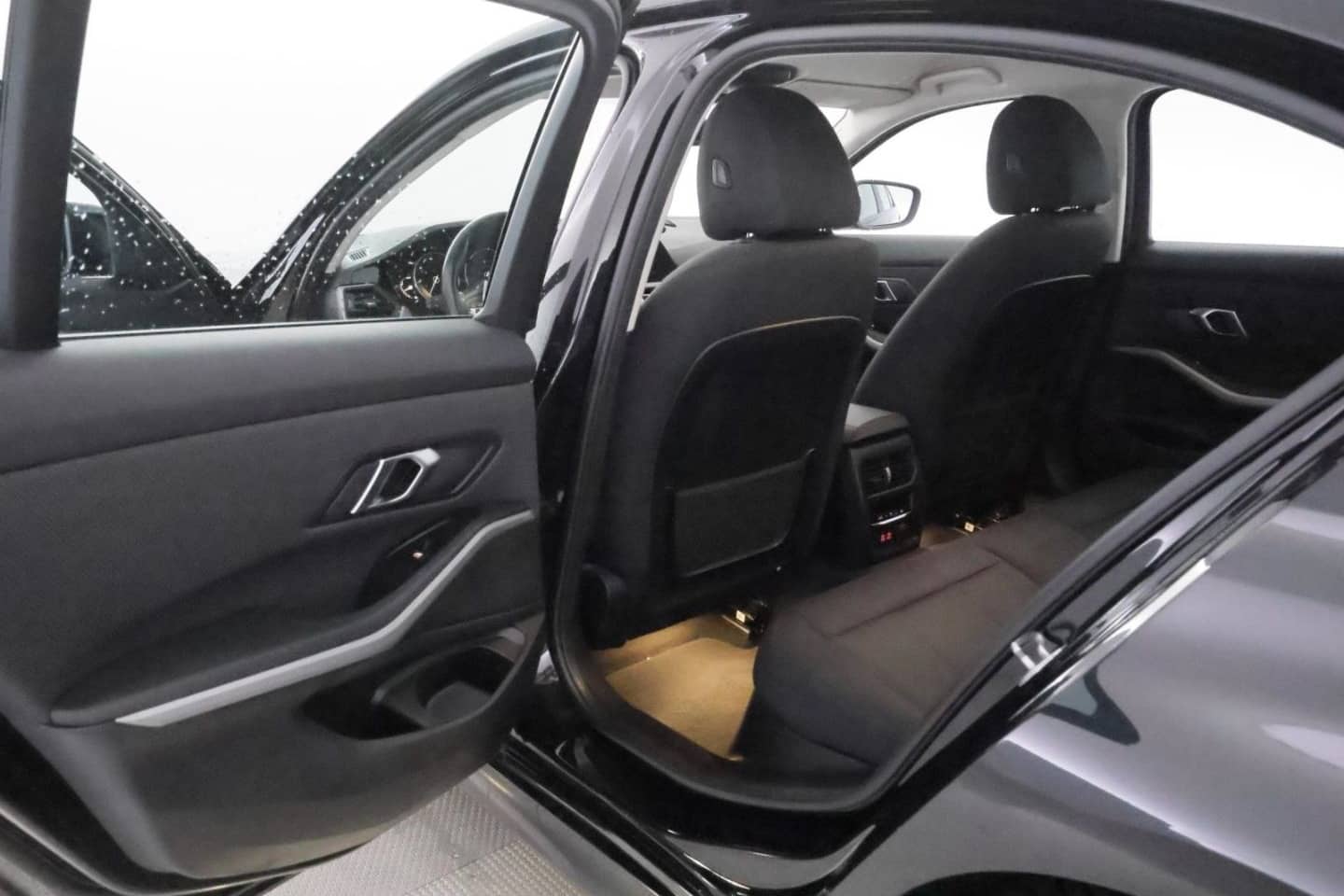 BMW 318 d Lim. Steptronic Advantage +LED+NAVI+SHZ+ foto 18