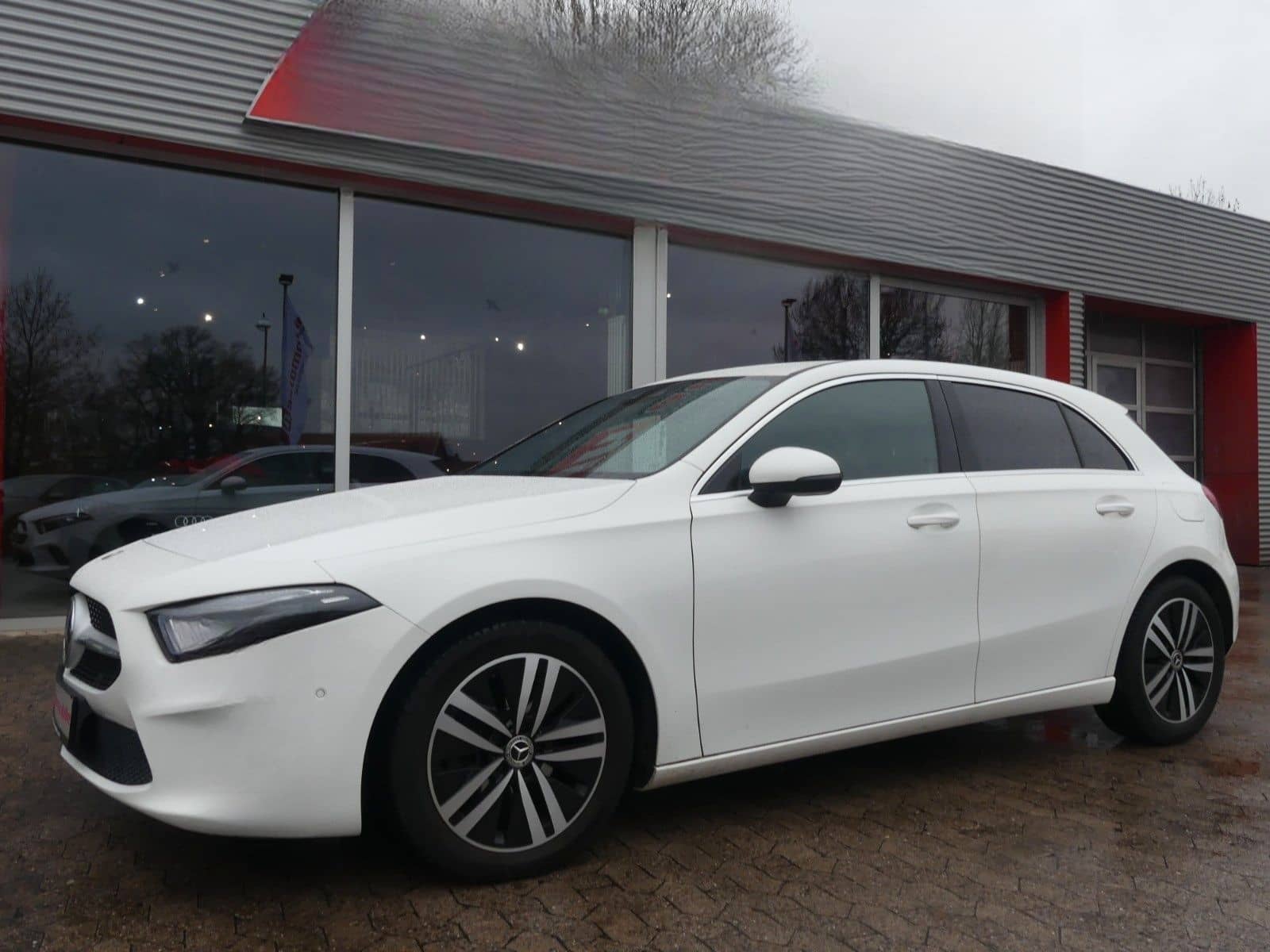 Mercedes-Benz A 180d Automatik Kamera*Navi*SHZ*LED*ab 249€ foto 1