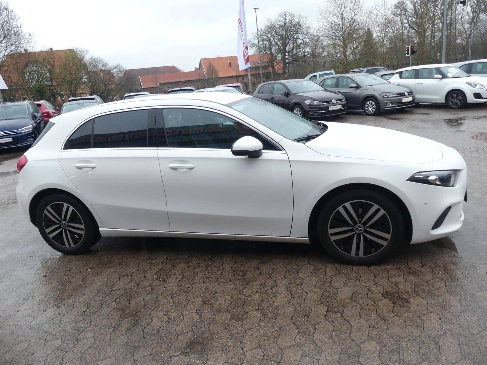 Mercedes-Benz A 180d Automatik Kamera*Navi*SHZ*LED*ab 249€ foto 6