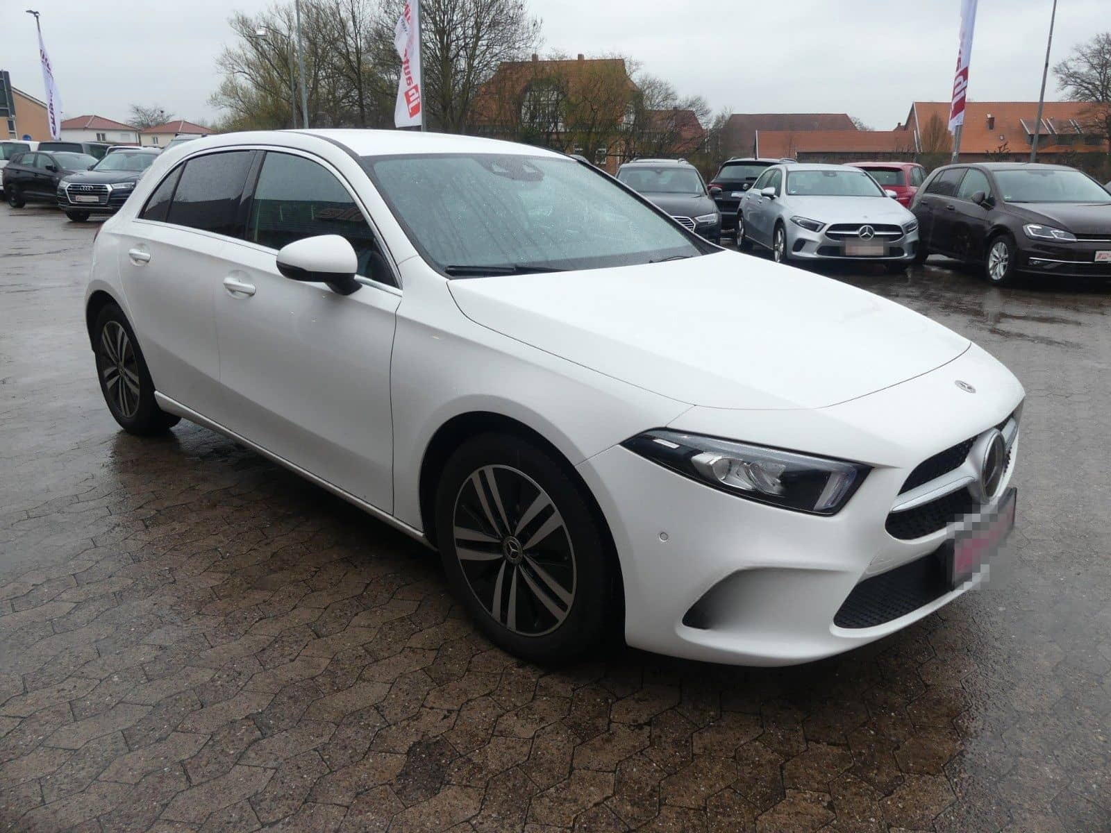 Mercedes-Benz A 180d Automatik Kamera*Navi*SHZ*LED*ab 249€ foto 7