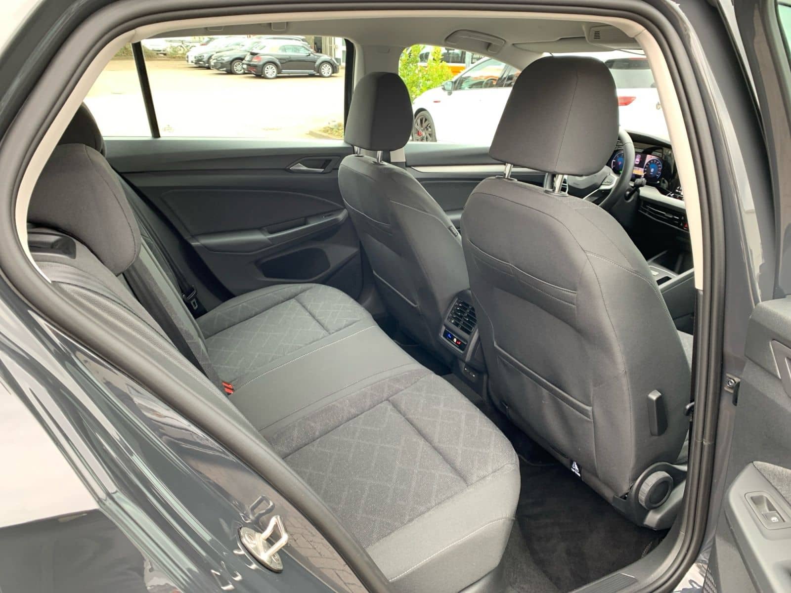 Volkswagen Golf Life 2.0 TDI DSG 3,99% NAV APP ACC LED PDC foto 12