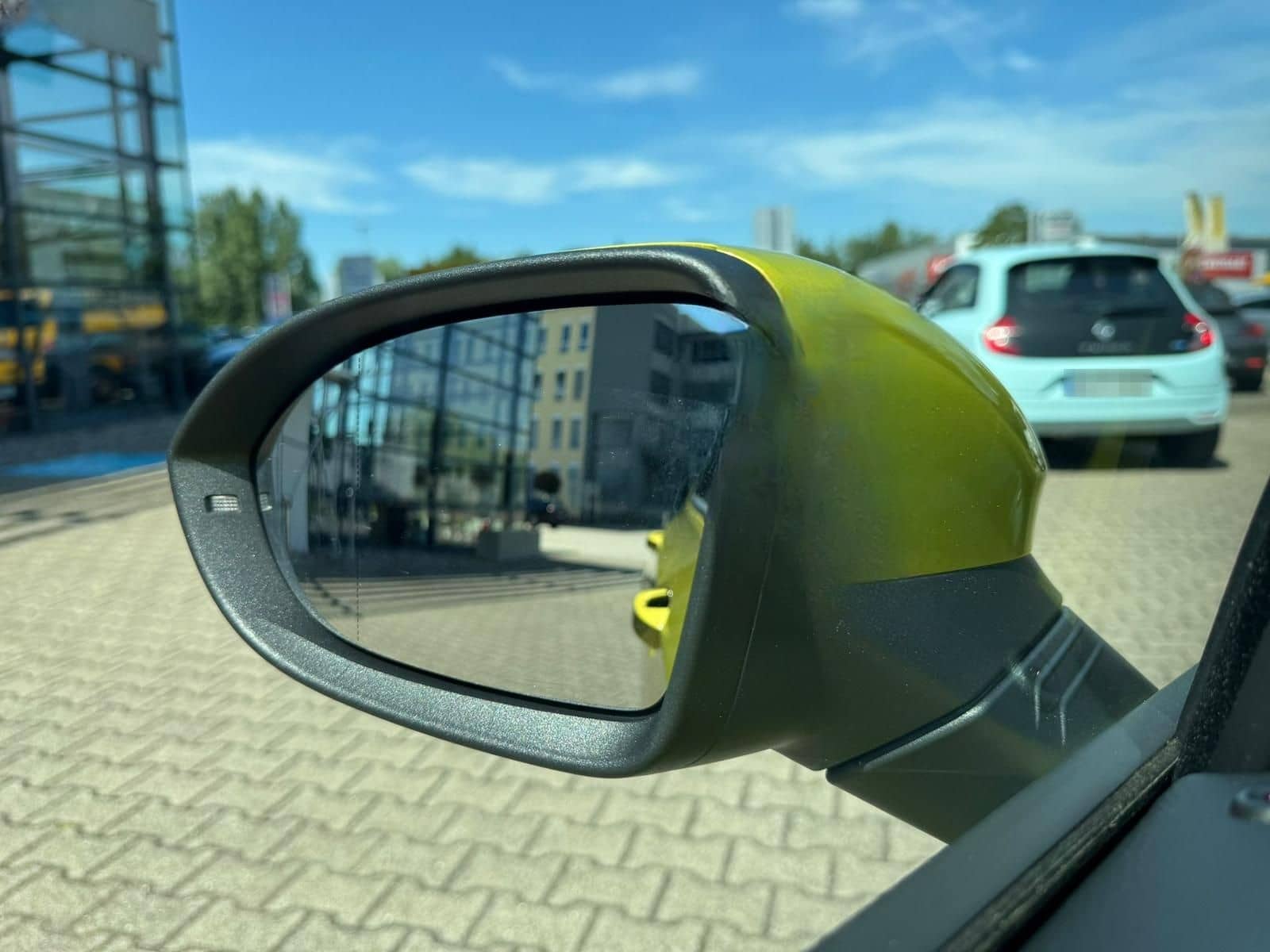 Volkswagen Golf 1.0 eTSI MHEV DSG Life LED*PDC*DAB*ACC*AHK* foto 17