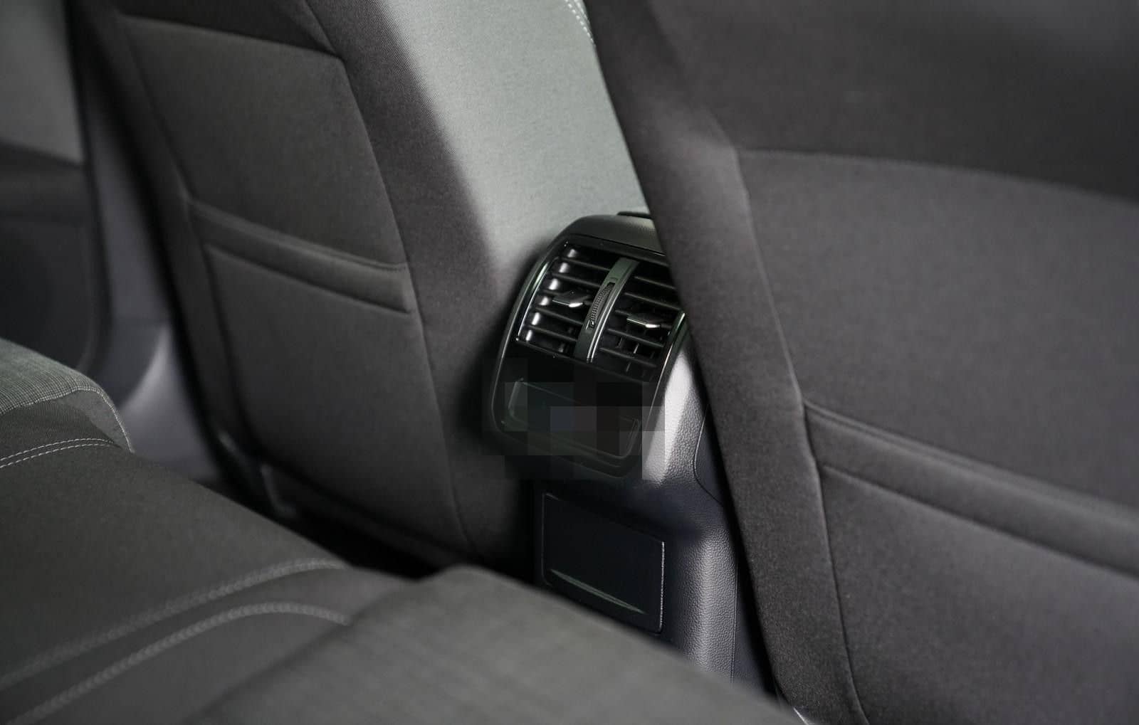 Volkswagen Passat Variant Business *AUT*PANO*AHK*NAV*ACC*36 foto 19