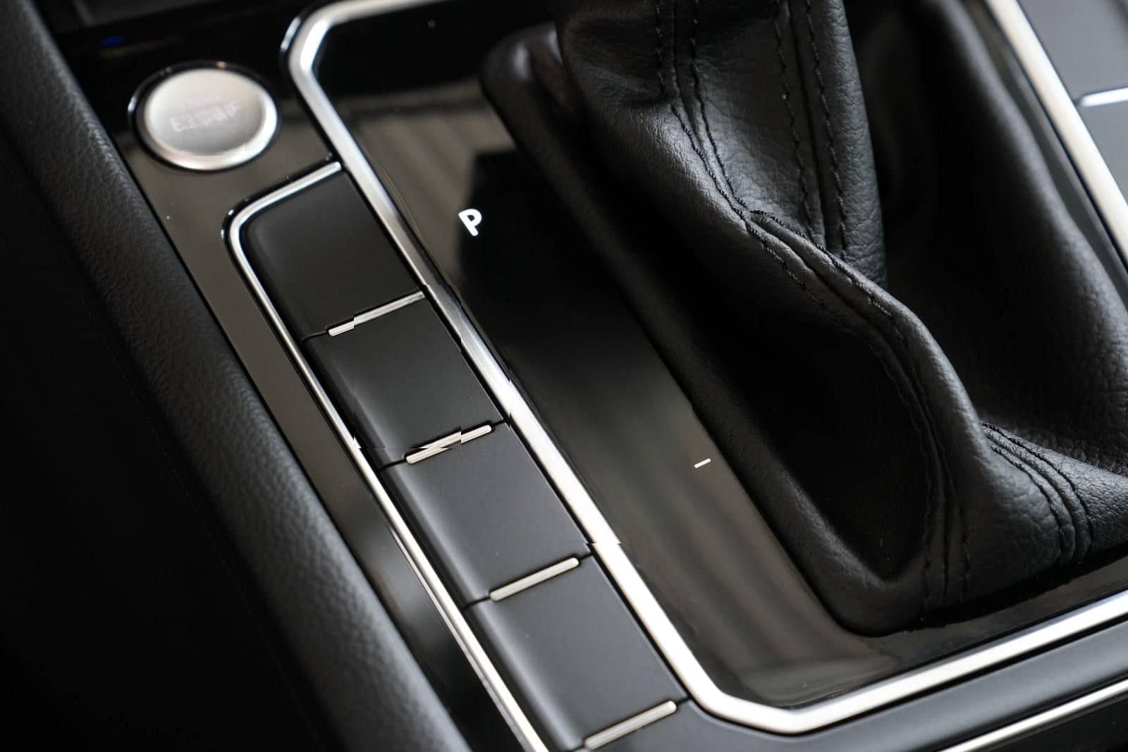 Volkswagen Passat Variant Business *AUT*PANO*AHK*NAV*ACC*36 foto 25