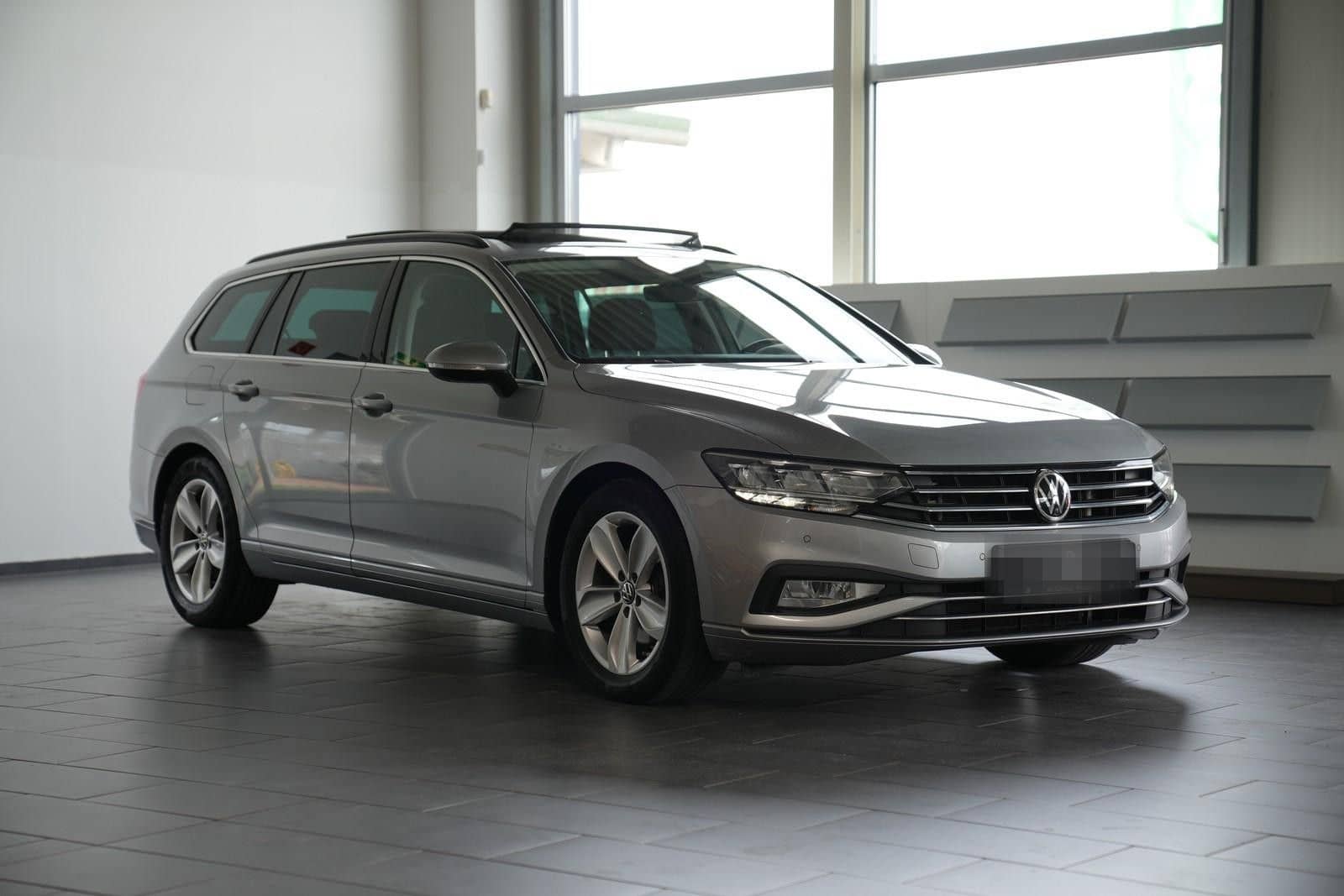 Volkswagen Passat Variant Business *AUT*PANO*AHK*NAV*ACC*36 foto 4