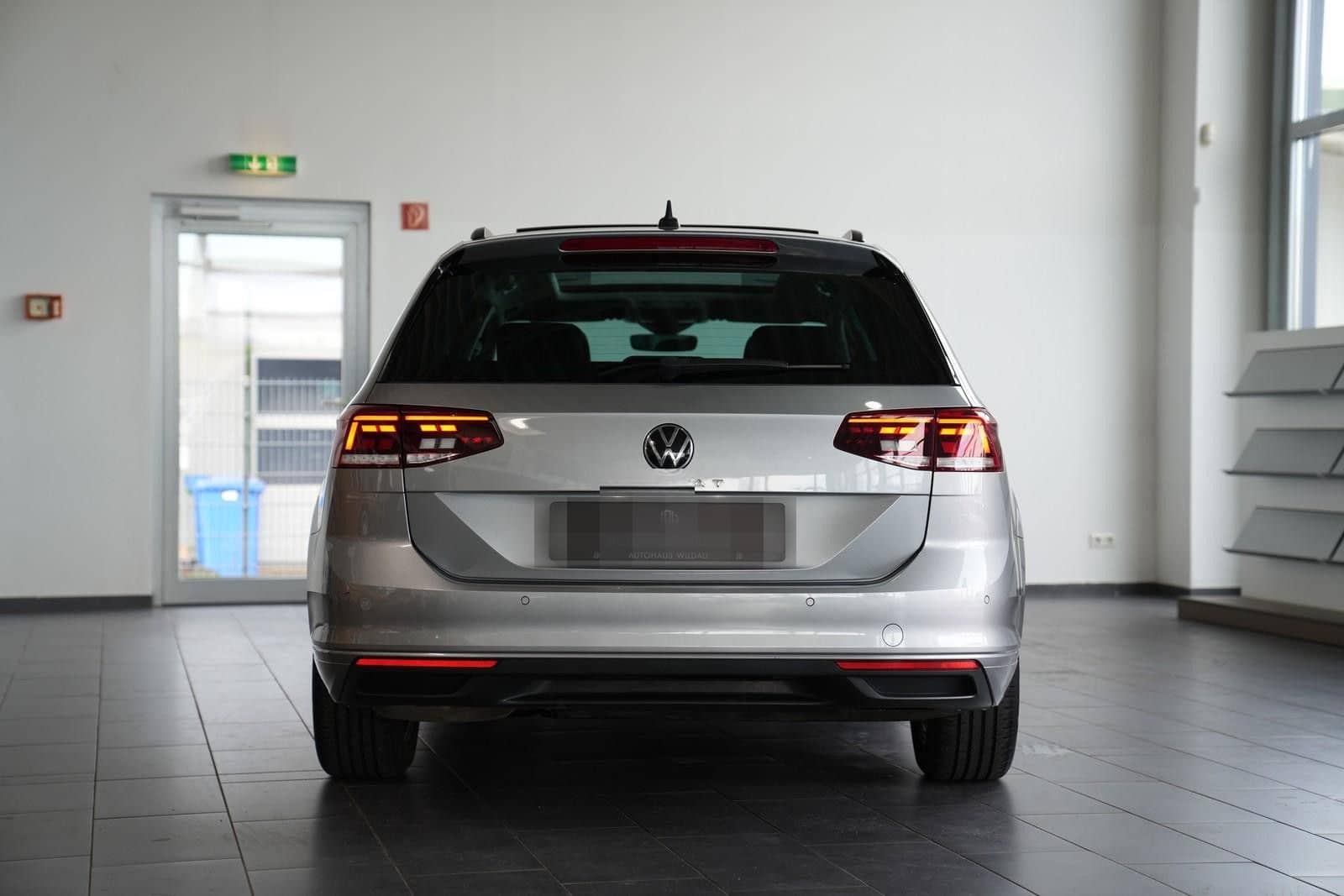 Volkswagen Passat Variant Business *AUT*PANO*AHK*NAV*ACC*36 foto 7