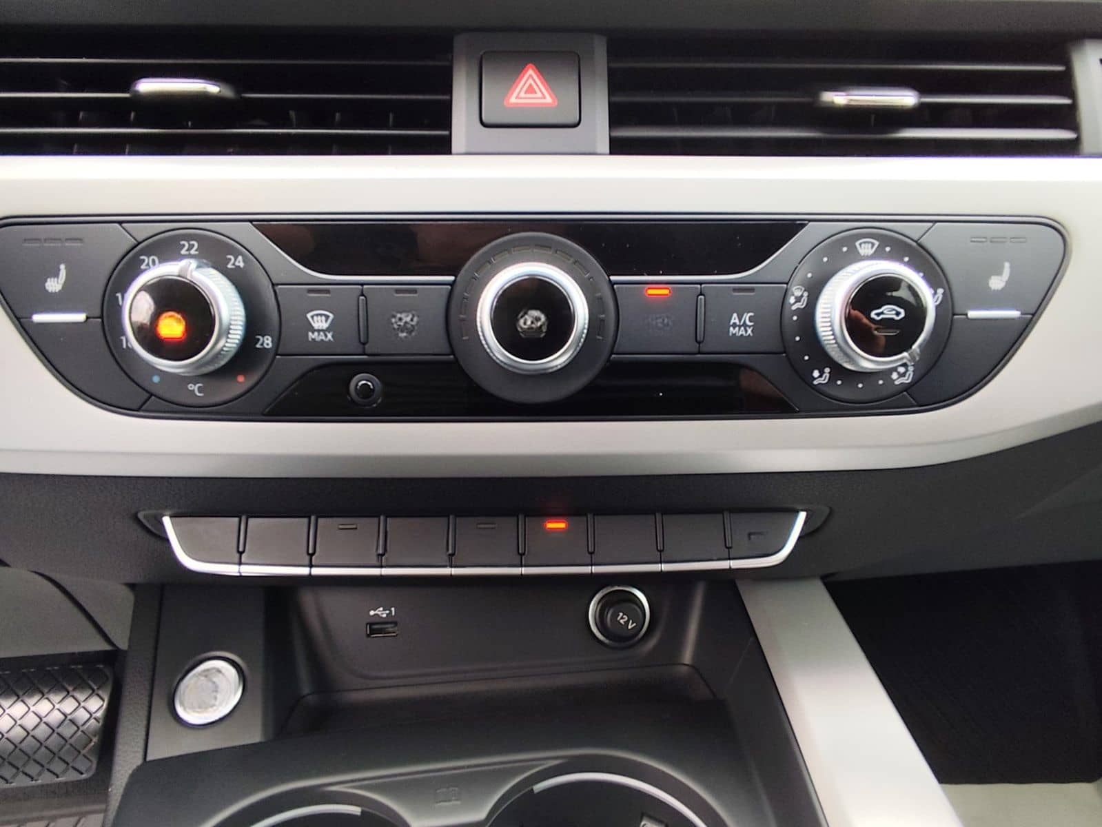 Audi A4 Avant 35 TFSI  S-tronic "S-line" 1.Hand* foto 22