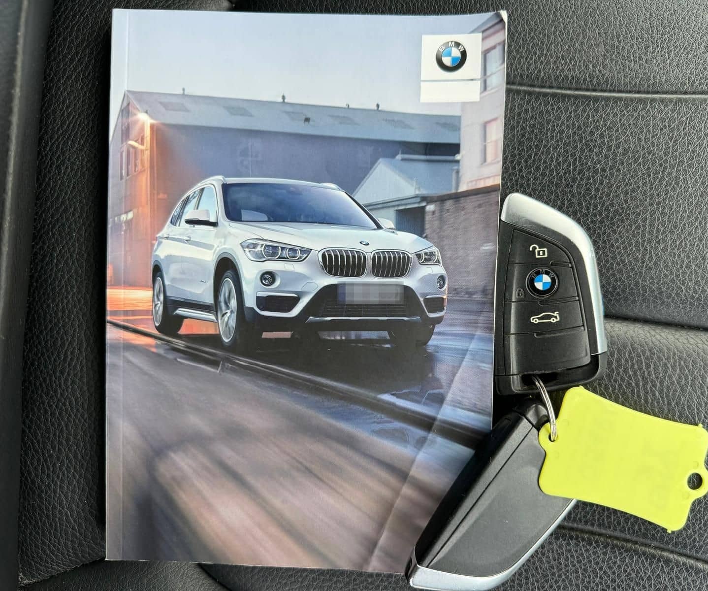 BMW X1  xDrive 20d M-SportPaket Leder Navi AHK PDC foto 15