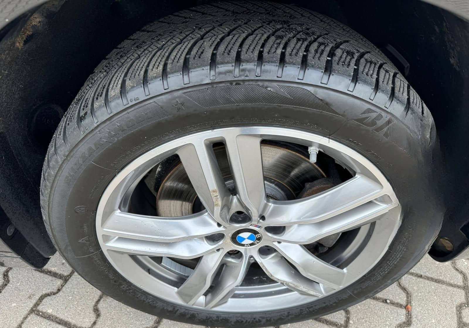 BMW X1  xDrive 20d M-SportPaket Leder Navi AHK PDC foto 16